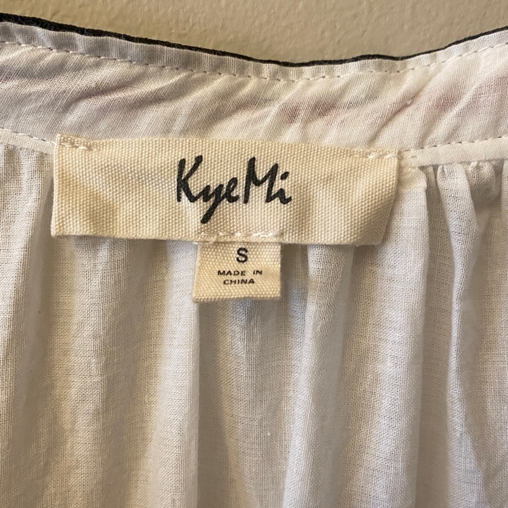 Key Mi White Blouse with Navy and white Embroidery - Picture 4 of 11